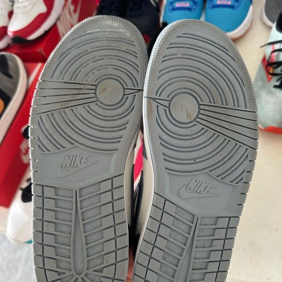 Air Jordan 1 Mid “Wolf Grey/Armory Navy” - Picture 5 of 6